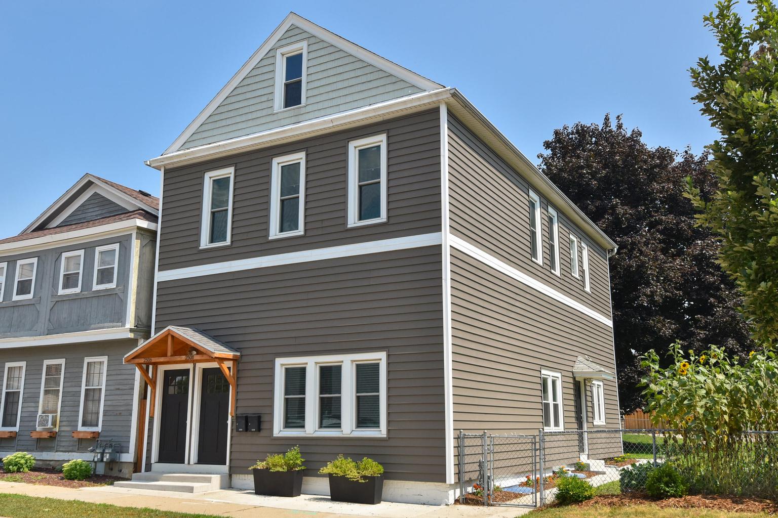 Beautiful duplex Ari secured for client in very competitive market